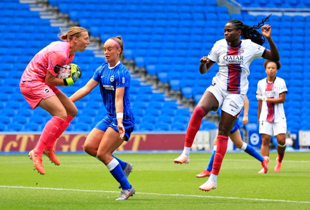 Fußball, Frauen, Testspiel, Brighton and Hove Albion - Paris Saint Germain