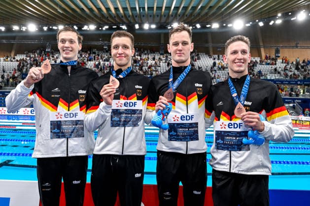 Schwimmen, EM in Paris, 4x200m, Deutsche Freistil-Staffel der Männer holt Bronze