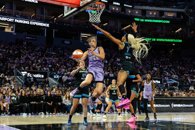 Basketball, WNBA, Golden State Valkyries - Chicago Sky