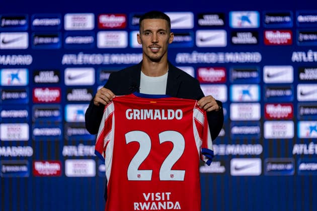Fußball, Spanien, Atletico Madrid präsentiert Neuzugang Alejandro Grimaldo