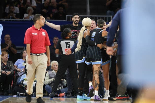 Basketball, WNBA, Chicago Sky - Indiana Fever, Eklat um Enes Kanter Freedom