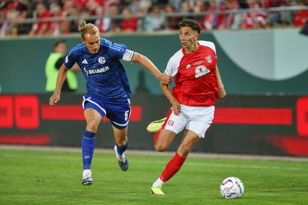 Fußball, DFB Pokal, Hallescher FC - FC Schalke 04