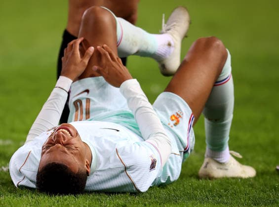 Fußball, Nations League, Türkei - Frankreich, Verletzung von Mbappe