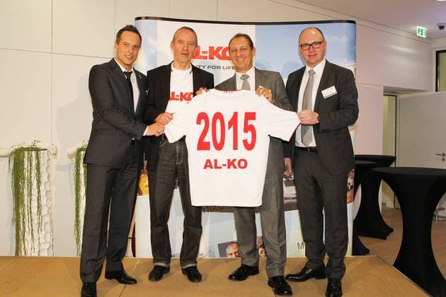 Fussball, 1. Bundesliga, FC Augsburg, PK zur Vertragsverlaengerung mit Sponsor AL KO