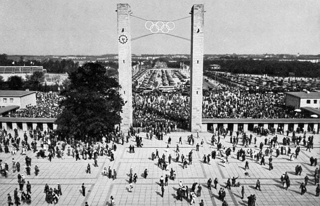 Start der XI. Olympischen Sommerspiele in Berlin, 90. Jahrestag am 1. August
