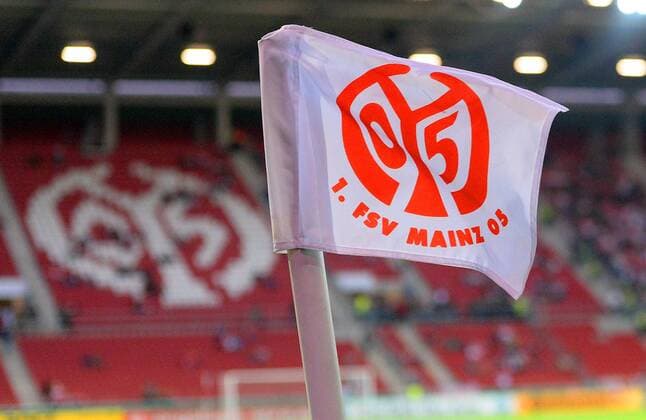 Fußball, FSV Mainz 05 Spieler hat sich mit Coronavirus infiziert