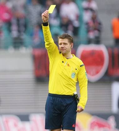 Fußball, Schiedsrichter Patrick Ittrich steigt in die 1. Bundesliga auf