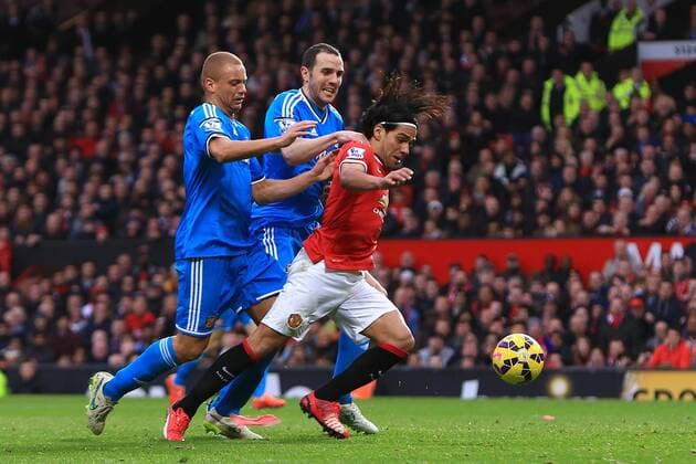 Fußball, England, Premier League, Wes Brown gegen Manchester United fälschlicherweise vom Platz gestellt
