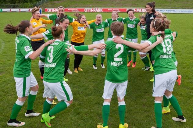Fußball, Damen, Werder Bremen feiert Aufstieg in 1. Bundesliga