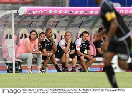 Fußball, Corinne Diacre - Trainerin des Zweitligisten Clermont Foot in Frankreich
