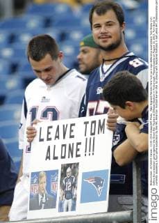American Football, Tom Brady mit den New England Patriots gegen Green Bay Packers