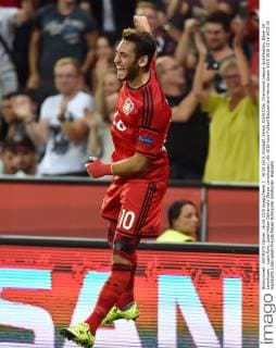 Fußball, Champions League Playoff, Mehmedi erhöht für Bayer Leverkusen gegen Lazio Rom auf 2:0