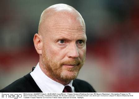Fußball, Champions League, Olympiakos Piräus - Bayern München, Matthias Sammer vor Spielbeginn