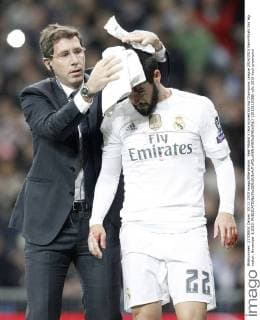 Fußball, Champions League, Real Madrid - Paris St. Germain, Kopfverletzung von Isco