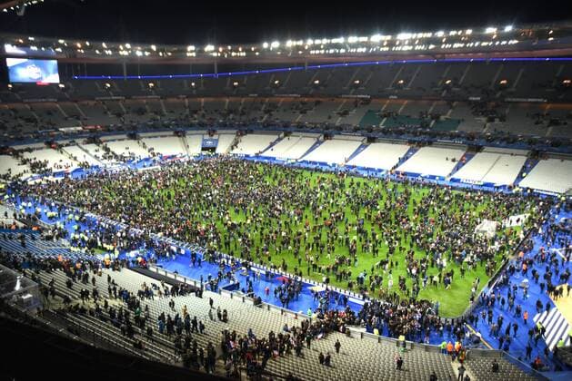Fußball, Terroranschläge in Paris, Explosionen bei Frankreich - Deutschland, 10. Jahrestag am 13. November