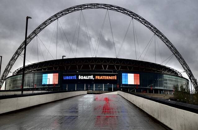 Fußball, Länderspiel, England - Frankreich, Freiheit, Gleichheit, Brüderlichkeit - Schriftzug am Wembleystadion in London