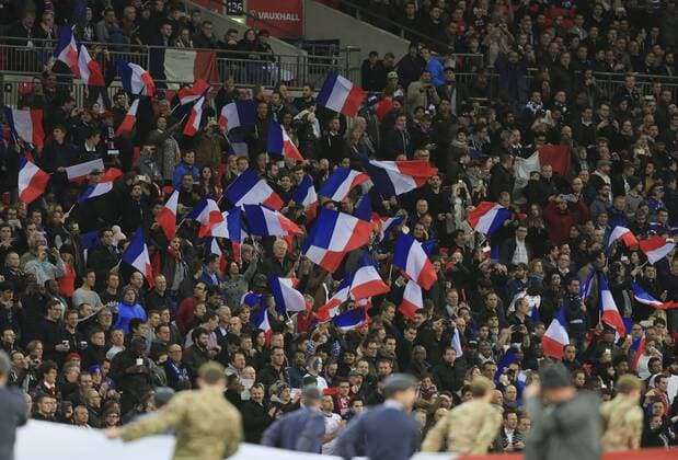Fußball, Länderspiel, England - Frankreich, Gedenken an Terror-Opfer von Paris vor Spielbeginn