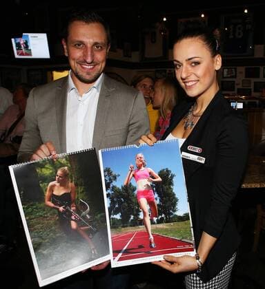 Charity Kalender für Kira Grünberg und Vanessa Sahinovic, Präsentation in Wien