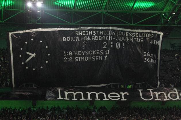 Fußball, Champions League, FC Sevilla - Borussia Mönchengladbach, Choreo der Gladbach-Fans