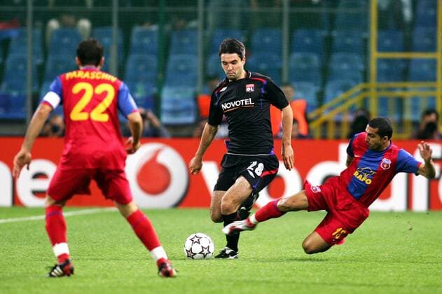Fußball, Champions League, Steaua Bukarest - Olympique Lyon 0:3