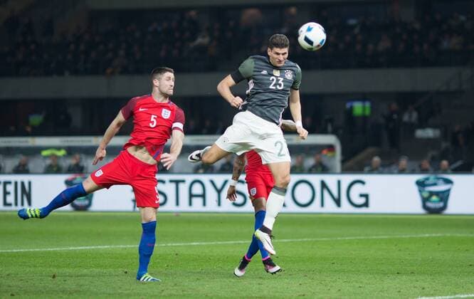 Fußball, Länderspiel, Mario Gomez erzielt 2:0, Deutschland - England