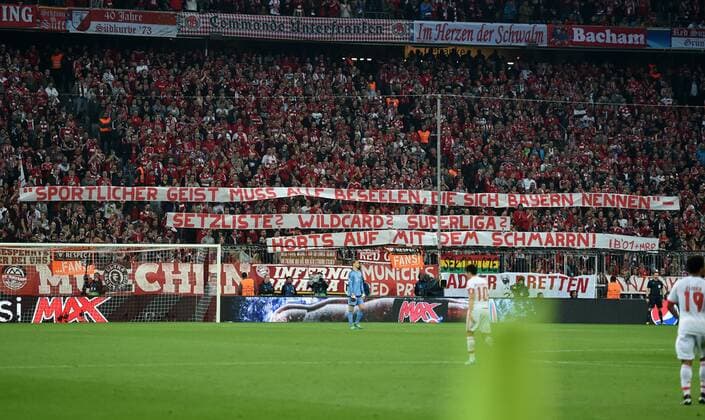 Fußball, Champions League, Fanproteste gegen Superliga und Montagsspiele, FC Bayern München - Benfica Lissabon