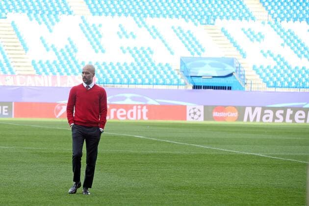 Fußball, Champions League, Pep Guardiola läuft über den Rasen des Vicente Calderon