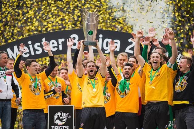 Fußball, Dynamo Dresden feiert Aufstieg in 2. Bundesliga