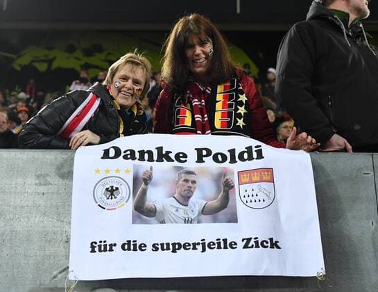 Fußball, Deutschland - England, Fans verabschieden sich von Lukas Podolski