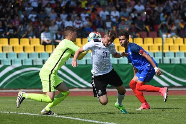 Fußball, Schüler-Länderspiel in Berlin, Deutschland - Frankreich