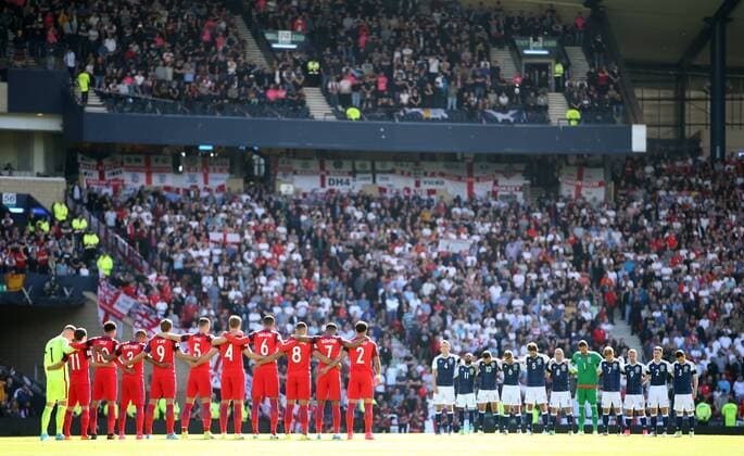 Fußball, WM Quali, Schottland - England, Schweigeminute für die Terroropfer