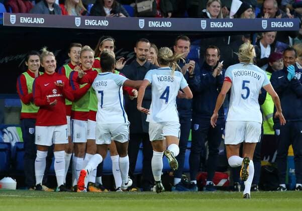 Fußball, Damen WM-Quali, England - Russland
