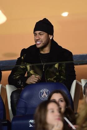 Fußball, Paris St. Germain - OGC Nizza, Neymar auf der Tribüne