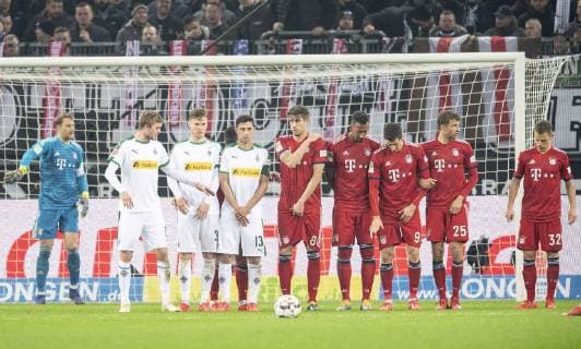 Fußball, Neue Regeln für Freistoßmauer in der Bundesliga