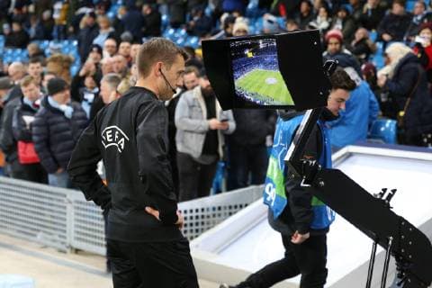 Fußball, 2. Bundesliga führt Videoschiedsrichter ein