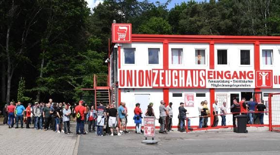 Fußball, 1. FC Union Berlin: Ein Traditionsverein steigt in die 1. Bundesliga auf - Archivbilder