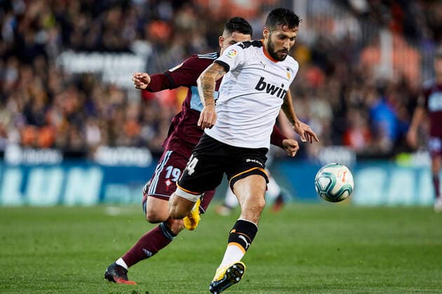 Coronavirus, Fußball, Ezequiel Garay vom FC Valencia ist positiv getestet