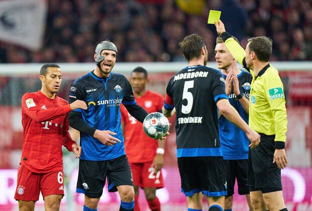 Fußball, SC Paderborn, Klaus Gjasula stellt mit 16 gelben Karten Bundesligarekord ein