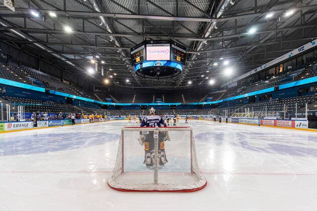 Eishockey, EV Zug - SCL Tigers, zum Schutz vor dem Coronavirus vor leeren Rängen
