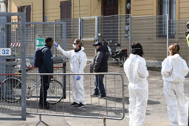 Coronavirus in Italien, Sicherheitsmaßnahmen vor dem Fußball-Spiel Parma Calcio - SPAL Ferrara