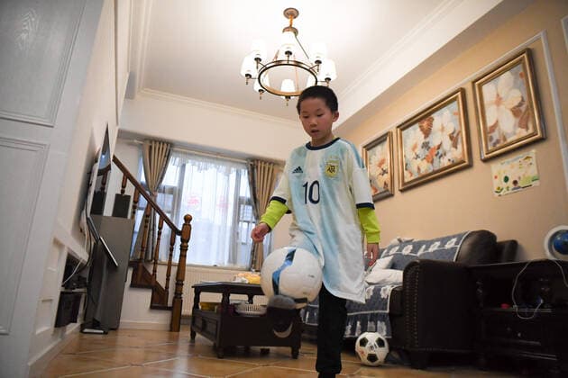 China, an Coronavirus erkranktes Kind aus Changssha erfährt Aufmunterung von Lionel Messi