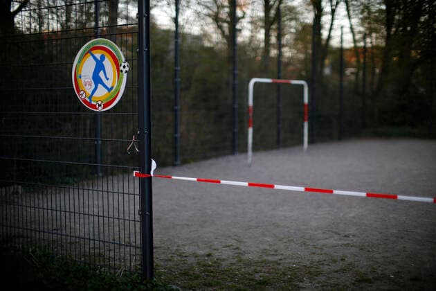 Fußball, Bolzplätze in Deutschland wegen Coronavirus gesperrt