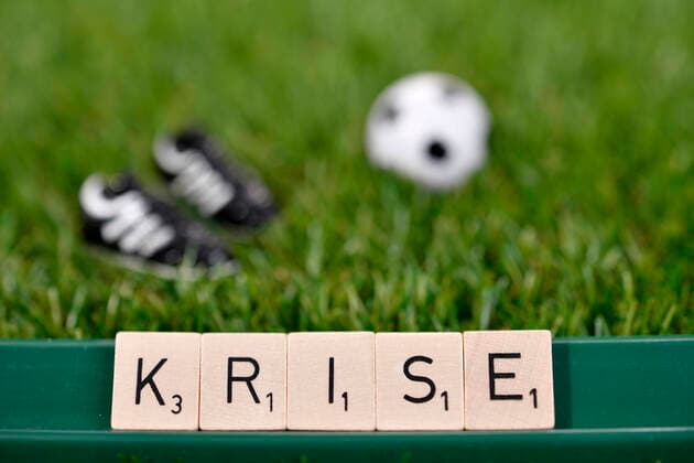 Krise durch Coronavirus im Fußball - Symbolbilder