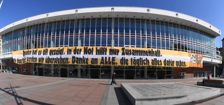 Coronavirus, Fans von Dynamo Dresden danken Helfern