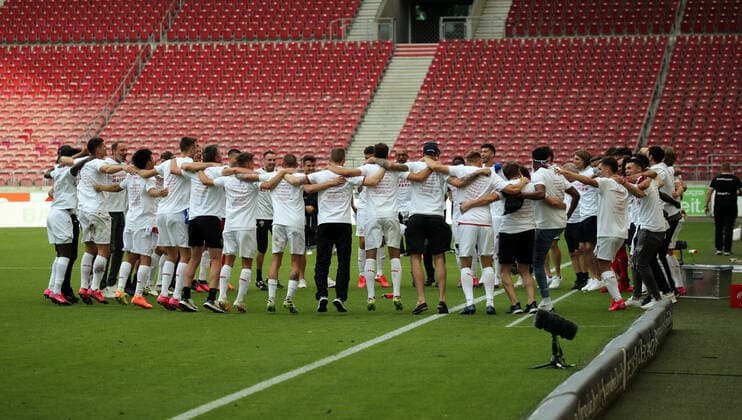 Fußball, VfB Stuttgart feiert den Aufstieg in die 1. Bundesliga