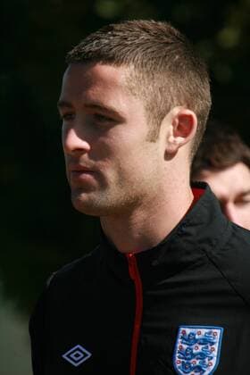 Fussball, EURO 2012, EM-Aus wegen doppelten Kieferbruchs fuer den englischen Innenverteidiger Gary Cahill