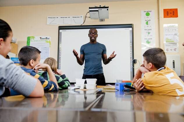 Fußball, Frankreich, Lilian Thuram unterstützt eine Kampagne gegen Rassismus an Schulen