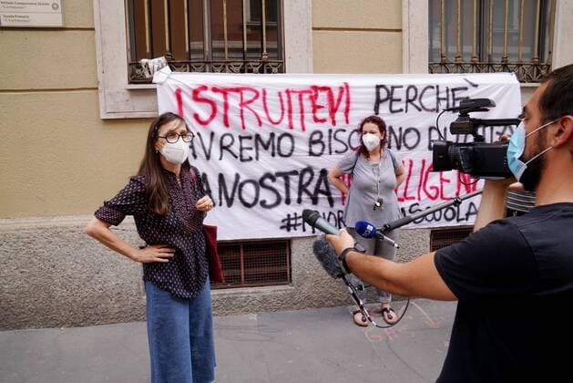 Coronavirus in Italien, Protest zur Wiedereröffnung der Schulen in Mailand