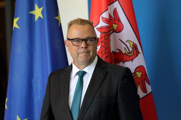 Brandenburg, Innenminister Michael Stübgen positiv auf das Coronavirus getestet