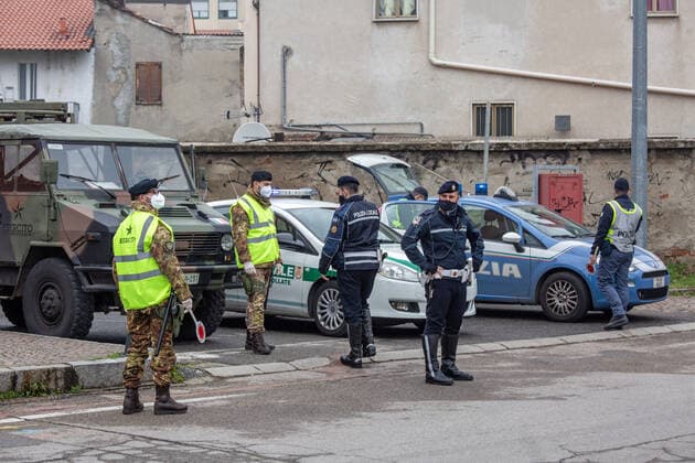 Coronavirus in Italien, Ausgangssperre nach Coronaausbruch in Bollate bei Mailand